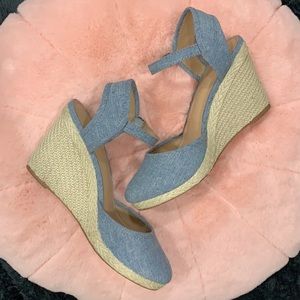 Gently-Worn Close Toe Wedge Heels Woman’s 8